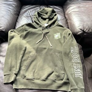 Army Green Men’s Small Nike hoodie